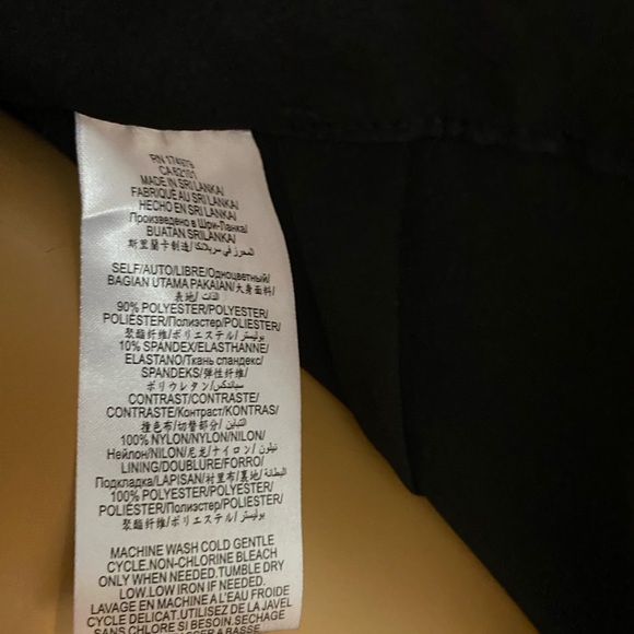 BCBG Generaton black 1 piece pant suit NWTs size 0 polyester/spandex 2 pockets - Picture 9 of 9